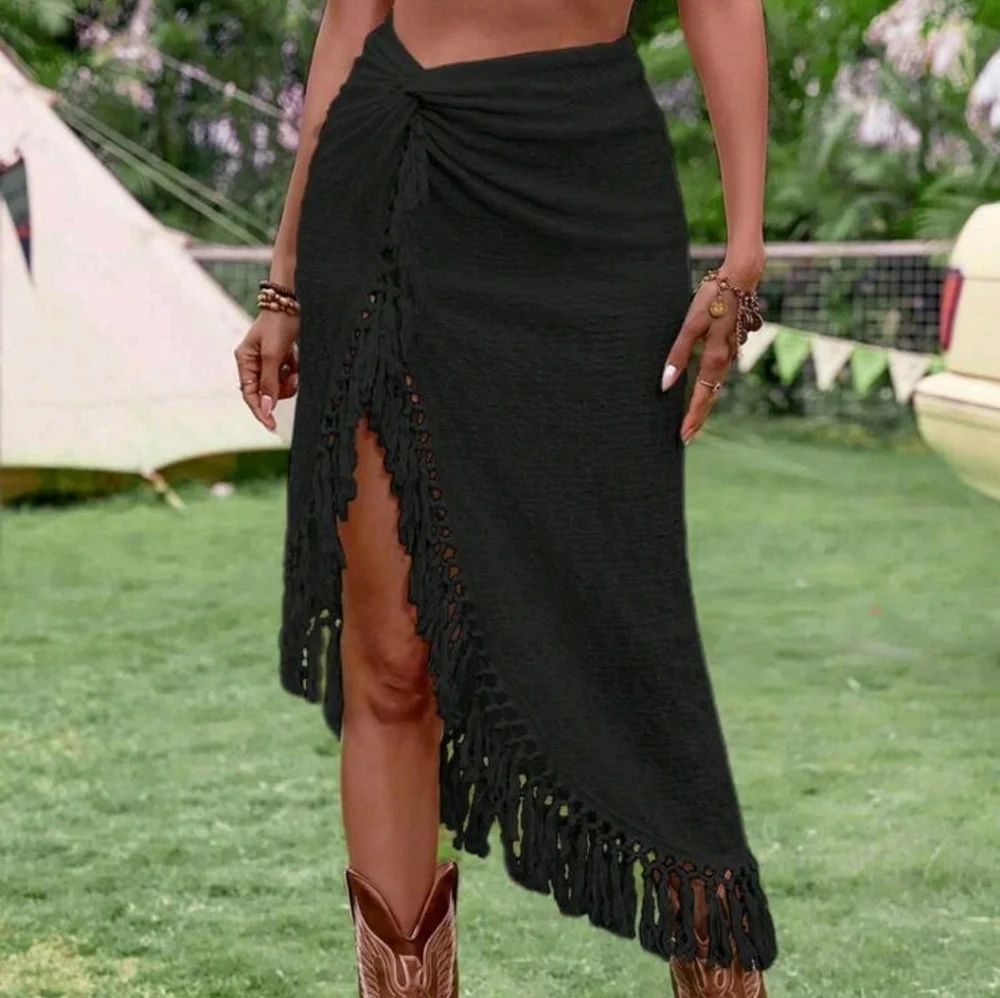 Elegant Black Fringe Skirt - Picture 3 of 6